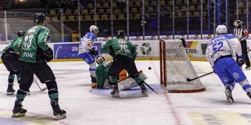 Re-Plast Unia Oświęcim znów lepsza od JKH GKS Jastrzębie! Pewne zwycięstwo 4:0 i awans w tabeli