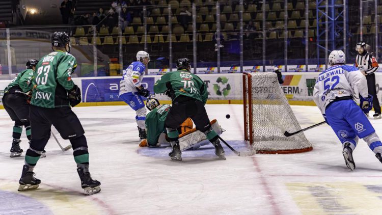 Re-Plast Unia Oświęcim znów lepsza od JKH GKS Jastrzębie! Pewne zwycięstwo 4:0 i awans w tabeli