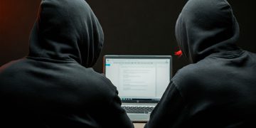 Małżeństwo z Targanic poszukiwane za oszustwa finansowe