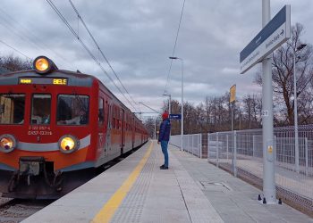 Pociągi wracają na trasę Kraków-Kęty, ale remont linii do Bielska-Białej potrwa dłużej