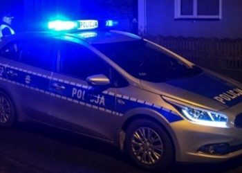 Nietrzeźwa seniorka leżała na chodniku w Kętach