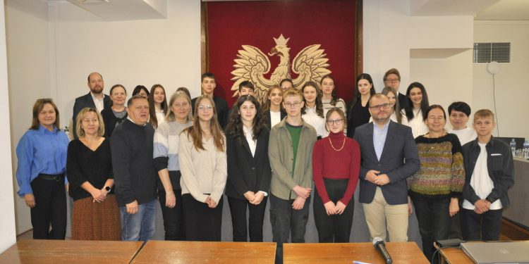 Nowe władze Młodzieżowej Rady w Kętach gotowe do działania (Galeria Zdjęć)