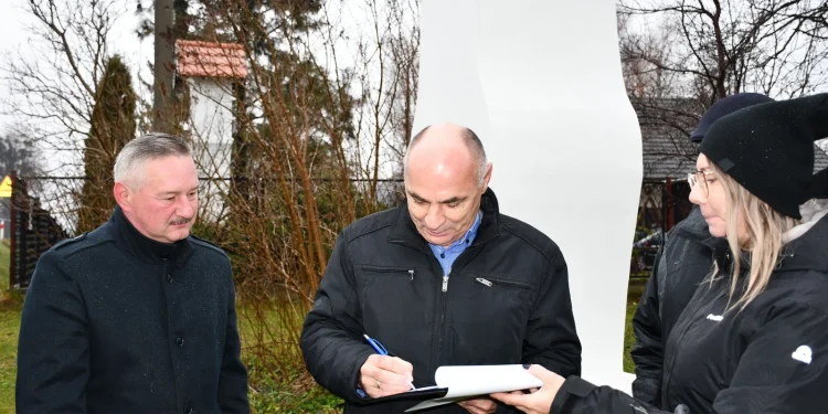 Kapliczka Świętego Floriana w Bielanach odzyskała dawny blask