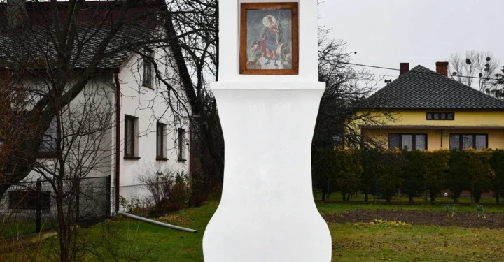 Kapliczka Świętego Floriana w Bielanach odzyskała dawny blask