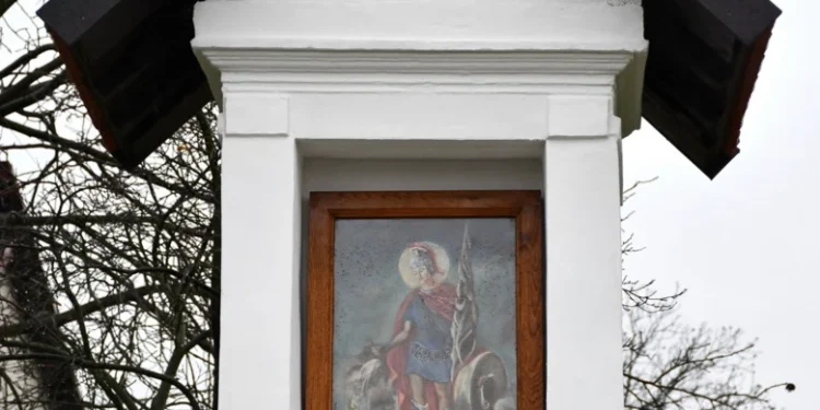 Kapliczka Świętego Floriana w Bielanach odzyskała dawny blask