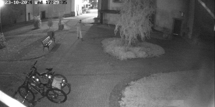 Policja poszukuje sprawcy kradzieży roweru w Kętach!