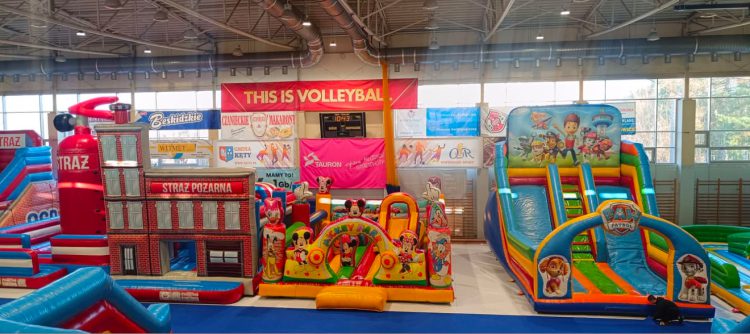 Dmuchańce pod dachem? Czemu nie!  Największe Dmuchańcowe Miasteczko w Kętach!