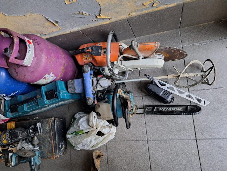 Kęty. Policjanci zatrzymali włamywacza w recydywie – odzyskano mienie warte 14 tysięcy złotych