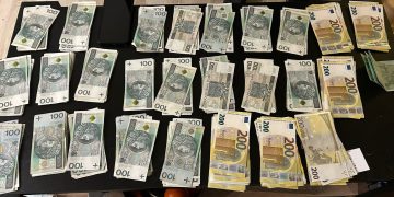 Kęty. Policjanci zatrzymali włamywacza: odzyskano kilkadziesiąt tysięcy złotych i euro