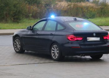 Pirat drogowy w Kętach. 105 km/h w zimowych warunkach w terenie zabudowanym