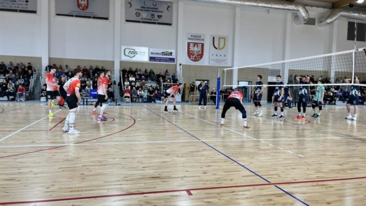 MKS Andrychów wygrywa z Kęczaninem Kęty i umacnia się na fotelu lidera II ligi