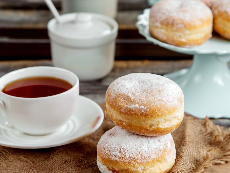 Tłusty Czwartek 2025 – Tradycja, Historia i Najlepsze Miejsca na Pączki w Gminie Kęty