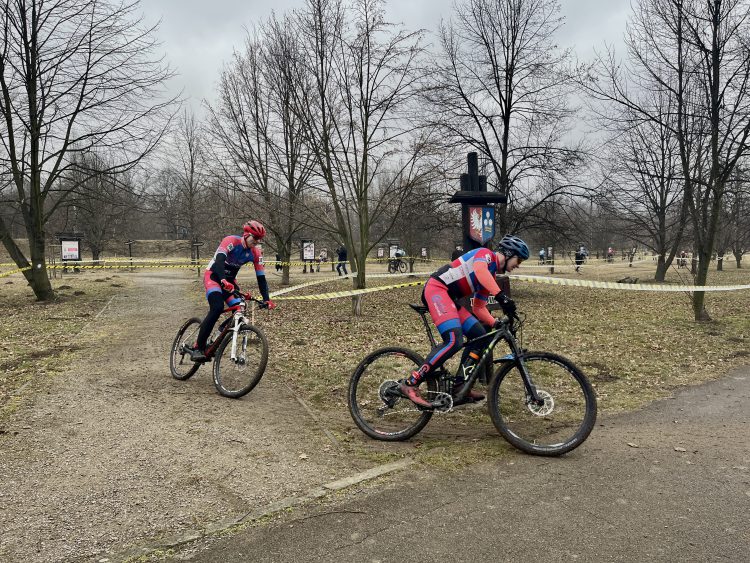 Kolarze z całej Polski rywalizowali w Kętach – wyniki i relacja