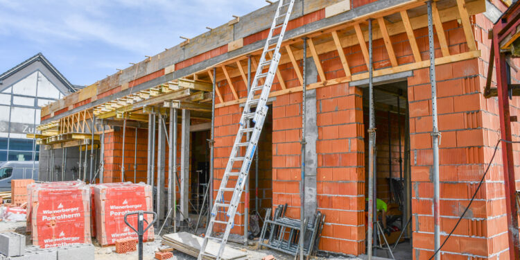 Budowa budynku socjalnego w Kętach nabiera tempa!