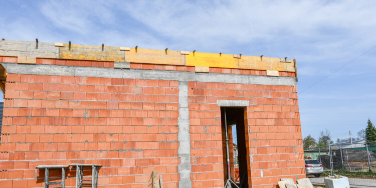 Budowa budynku socjalnego w Kętach nabiera tempa!