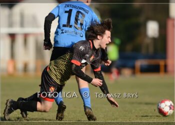 Mecze Ekstraklasy i niższych lig 26 kwietnia – ważne zasady podczas żałoby narodowej