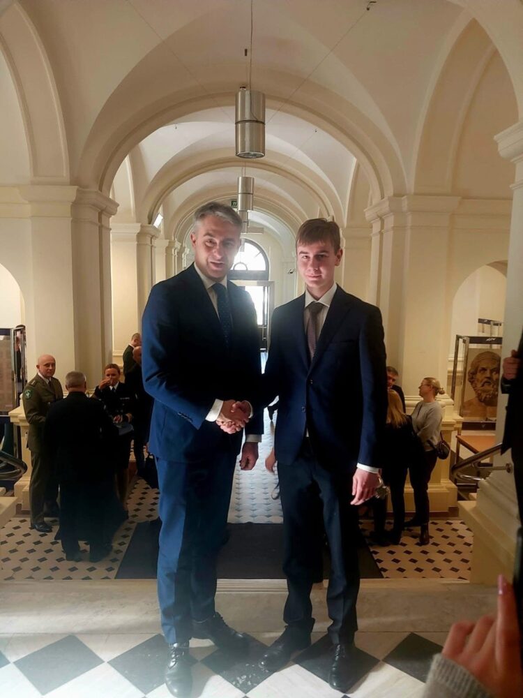 Mateusz Stańczak laureatem Olimpiady Wiedzy o Bezpieczeństwie i Obronności