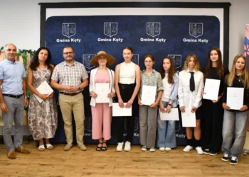 Uczennice z Kęt uhonorowane przez burmistrza za sukces w Finale Krajowym Czwórboju Lekkoatletycznego