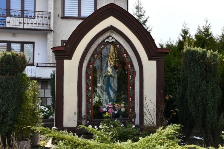 Kapliczka Madonny przy ul. Kościuszki w Kętach zostanie odrestaurowana – Gmina pozyskała dotację