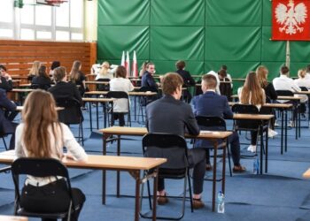 Matura 2025 w Małopolsce: Wyniki, Statystyki i Najlepsze Szkoły w Regionie