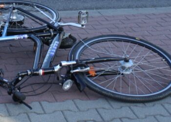 Wypadek rowerzysty w Bulowicach – szybka reakcja mieszkańca uratowała życie