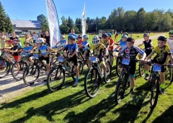 Emocjonujący finał kolarskich zmagań w Małopolsce – sukces drużyny z Kęt