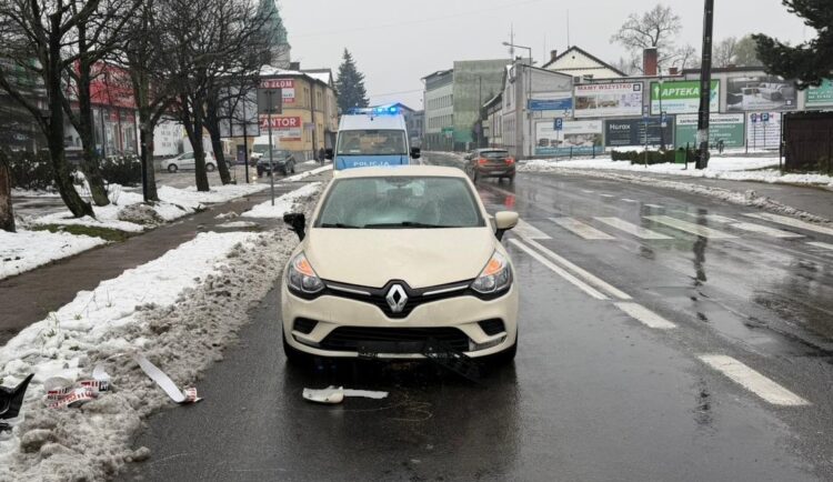 Potrącenie na przejściu dla pieszych w Kętach. 76-letnia kobieta z poważnym urazem kręgosłupa