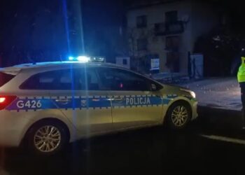 Zabłądził nocą w lesie. Udana akcja poszukiwawcza policjantów w rejonie Kęt