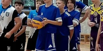 Koszykarski sukces „Trójki” z Kęt! Drugie miejsce w Powiatowych Igrzyskach Dzieci 3×3