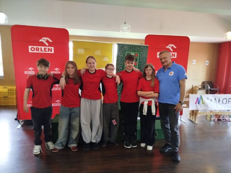 Srebro dla Kęt! Uczniowie „Dwójki” podbili Mistrzostwa Polski Dzieci w brydżu sportowym