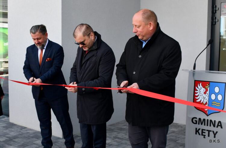 Inwestycja za 5 mln zł ukończona. Nowy dworzec w Kętach oficjalnie otwarty