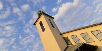 Malec: Napięcie po nabożeństwie. Wierni zarzucają księdzu niestosowne zachowanie wobec nastolatki